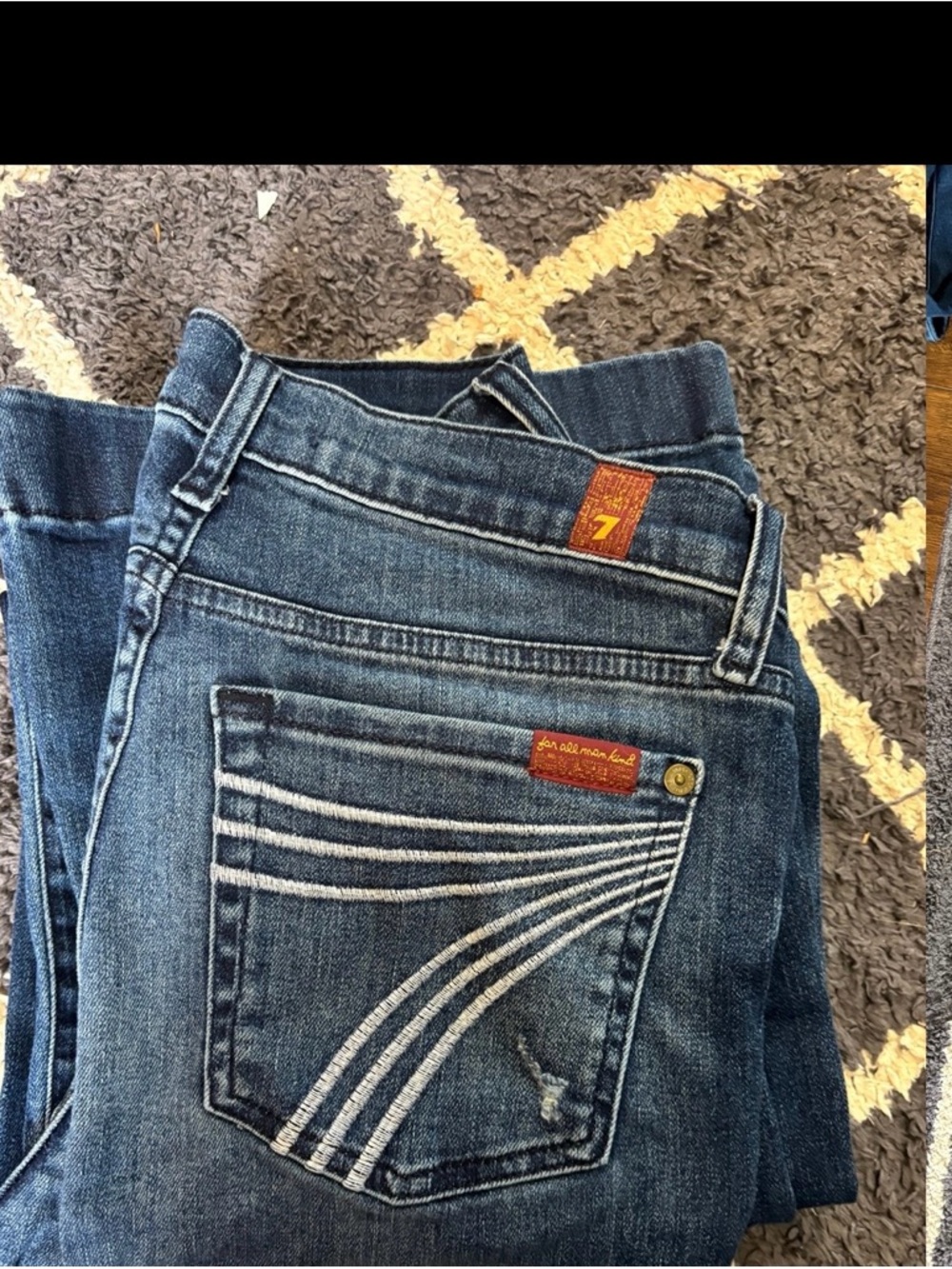 7 For All Mankind Women’s Blue Jeans with Embroidered Pocket